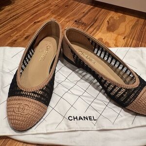 CHANEL Black and Tan Woven Flats